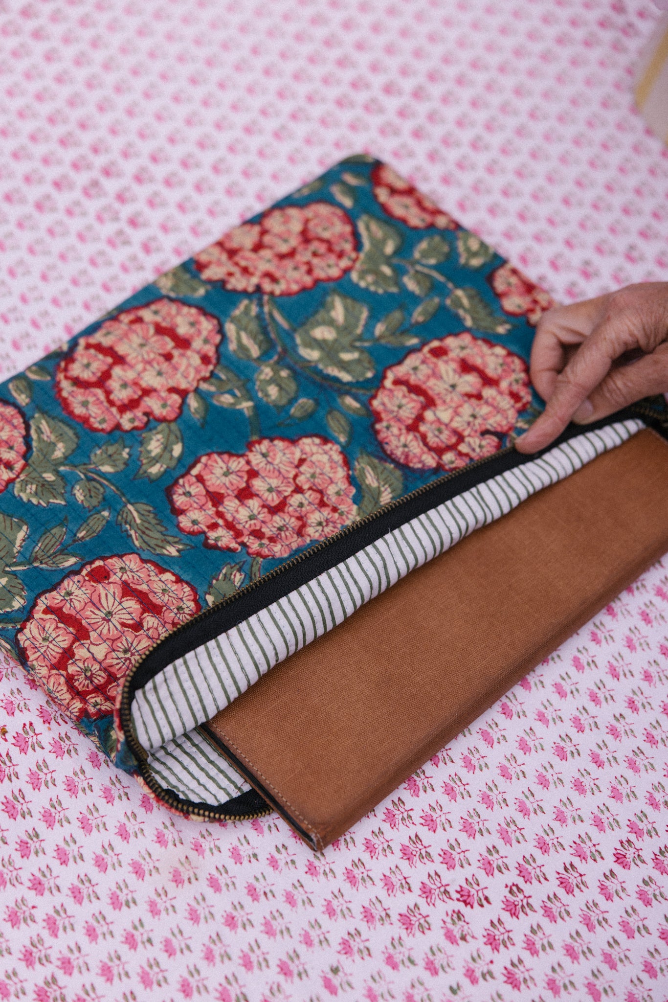 Funda para portátil/iPad - Floral verde azulado