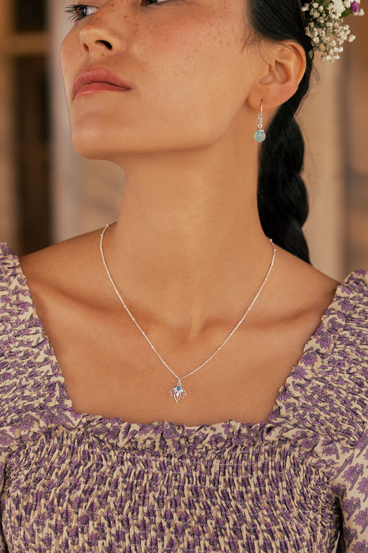 Collar de loto de plata - Calcedonia azul