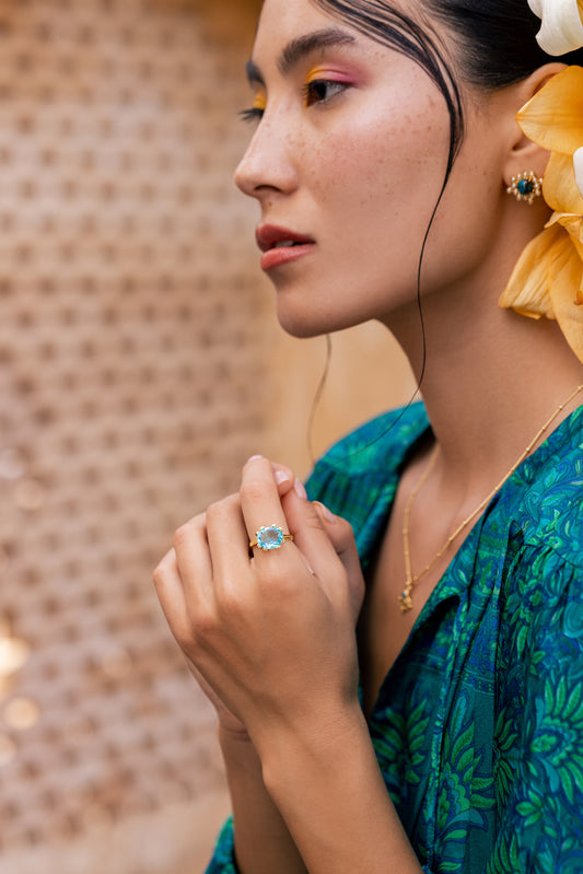 Noa Claw Ring - Gold Blue Topaz