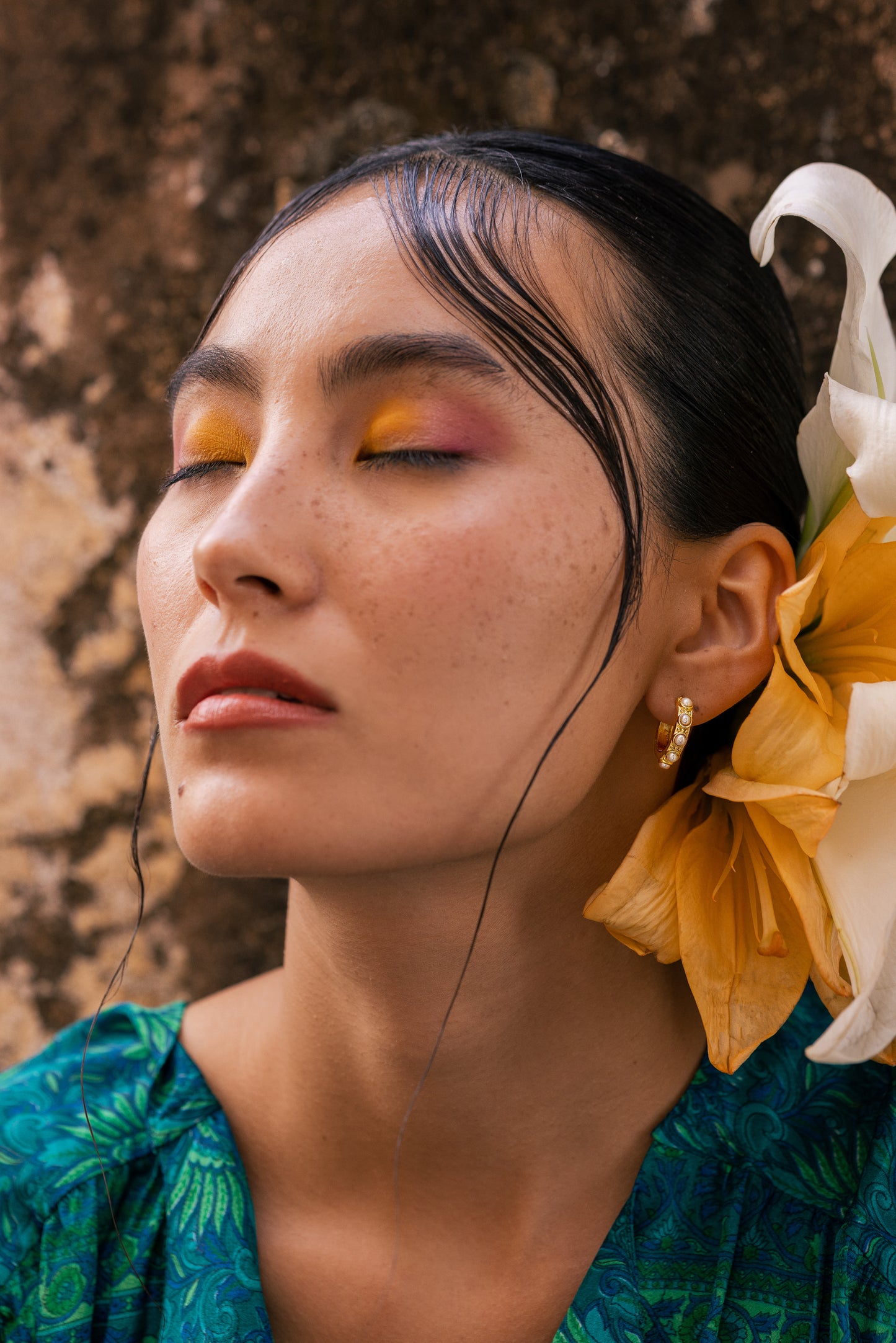 Pearl Hoop Earrings - Gold