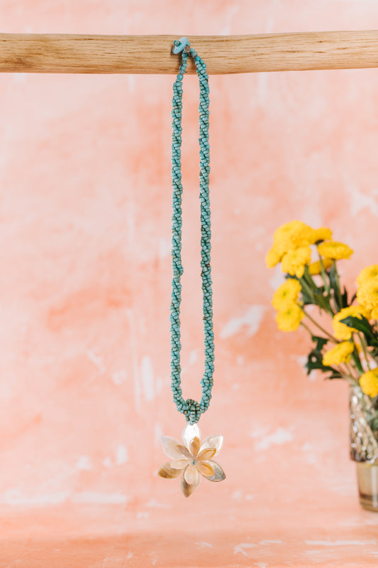 Bead Necklace with Shell Flower Pendant - Turquoise