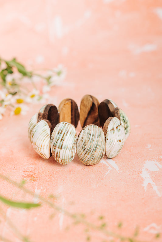 Shell & Coconut Bracelet - Pistachio