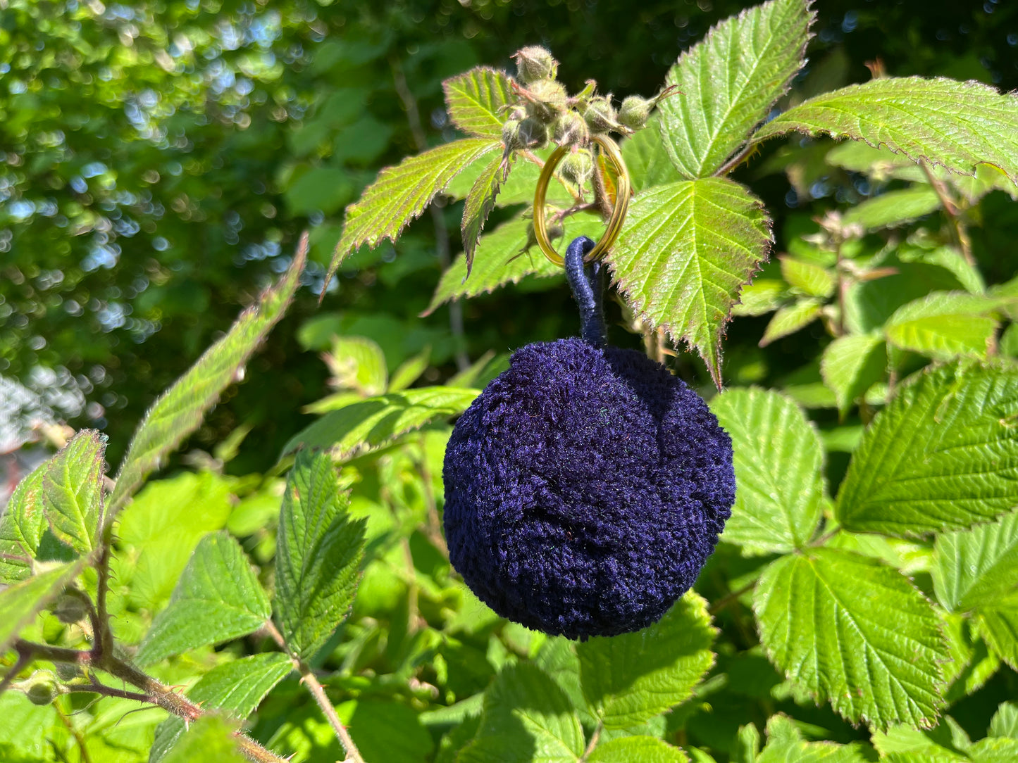 Single Pom Keyring in Navy