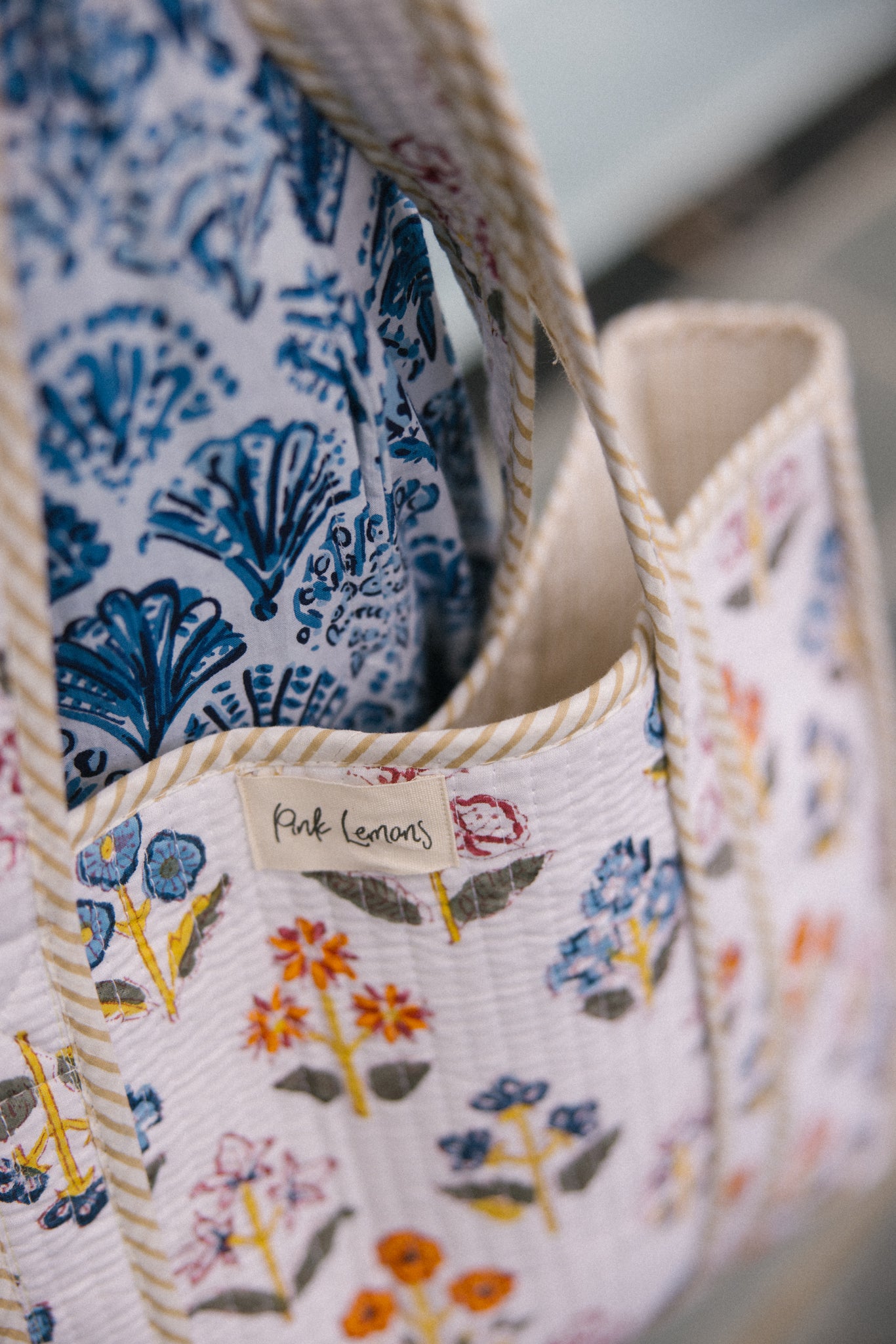 Bolso de mano acolchado - Flor blanca