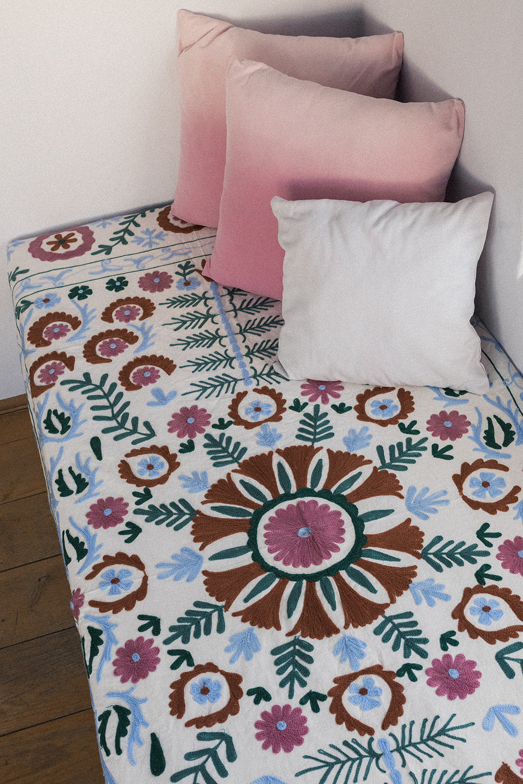 Suzani Single Throw-Mauve